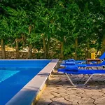 Villa Fuoco, Lefkas G-Villas, A Luxury Villa With Private Pool, 10 Mins Drive From The Beach Marandokhórion
