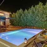 Villa Fuoco, Lefkas G-Villas, A Luxury Villa With Private Pool, 10 Mins Drive From The Beach Willa